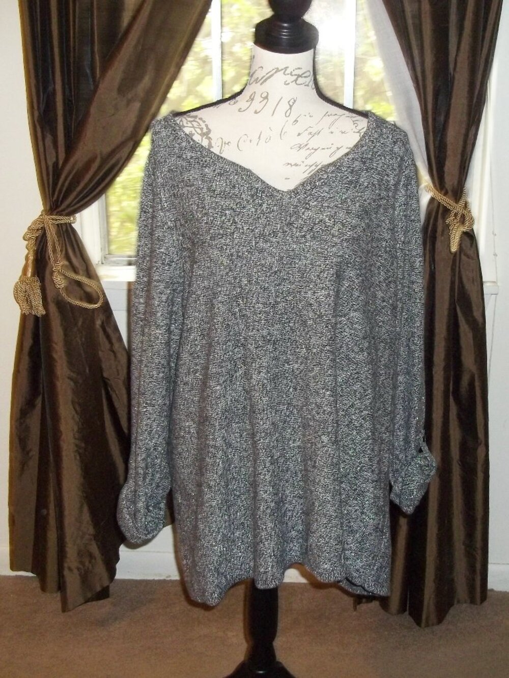 Shimmer and shine  gorgeous New Directions sparkle top 3X roll tab sleeve